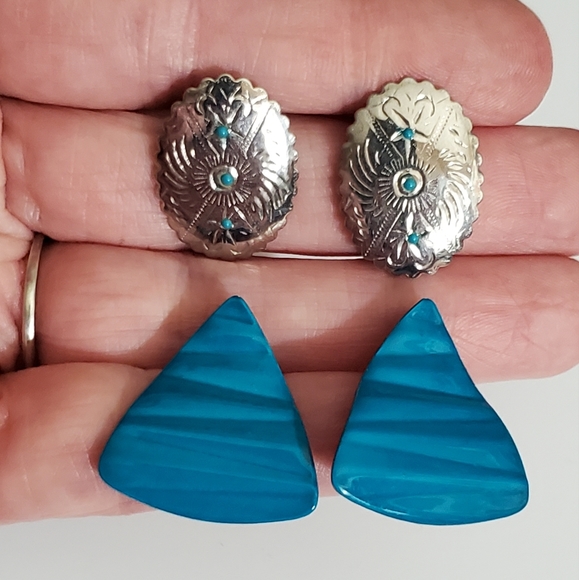 Vintage earrings set 2 native American style Concho turquoise 80's wavy pierced - Picture 1 of 9